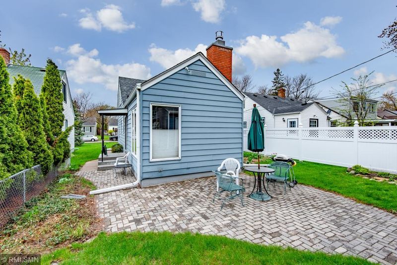 3131 Mckinley St NE, Minneapolis, MN 55418