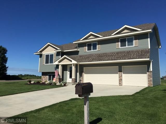817 Cole Ave, Montrose, MN 55363
