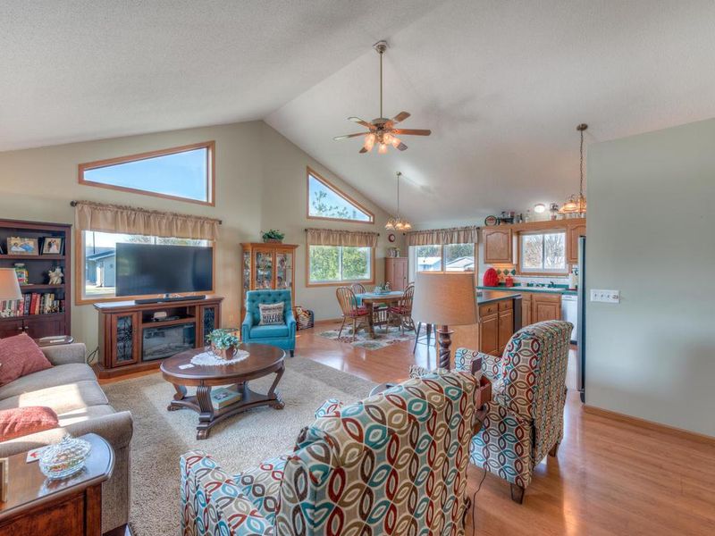 403 Delmar Ave, Osceola, WI 54020