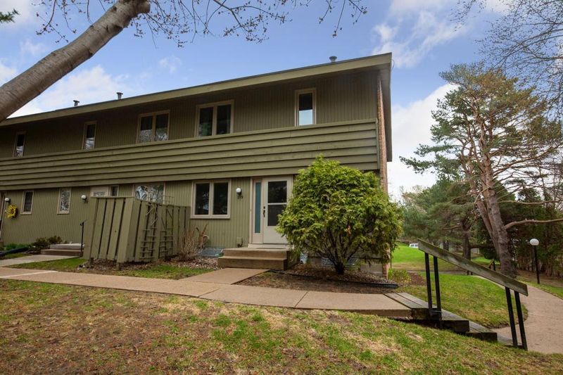 219 Windsor Ct, New Brighton, MN 55112