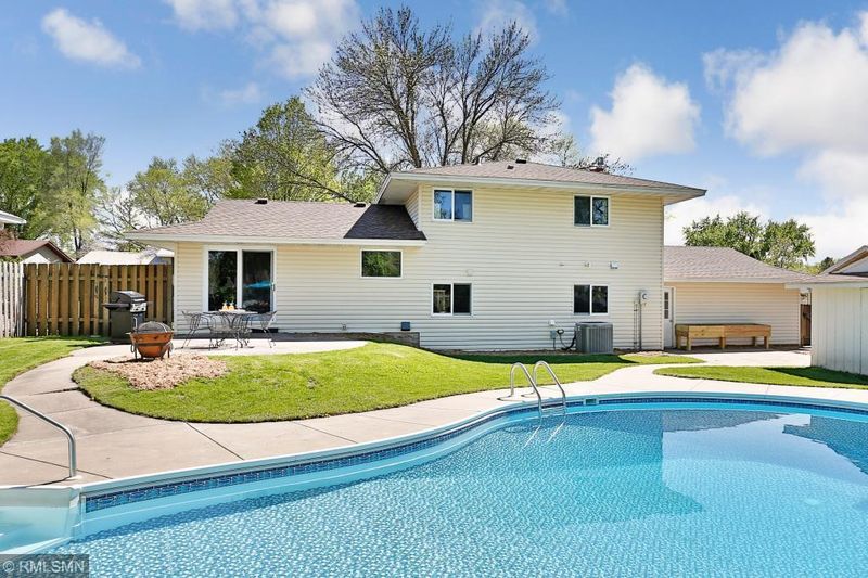 8035 Ingleside Ave S, Cottage Grove, MN 55016