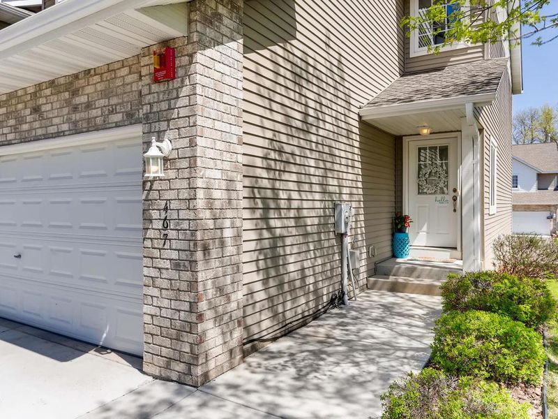 467 Pleasant Ct, Chaska, MN 55318