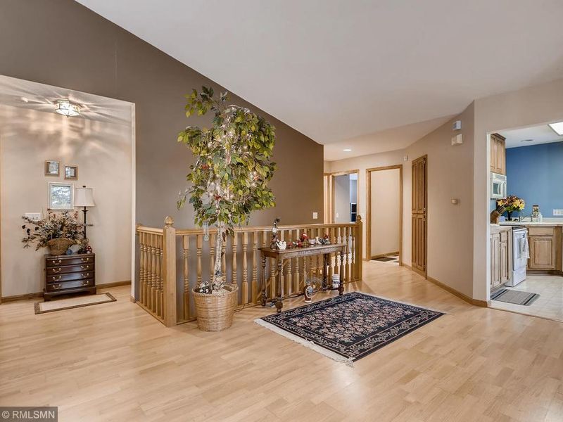 15001 Windemere Ln, Burnsville, MN 55306
