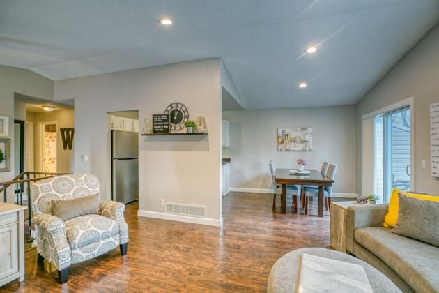 1085 Churchill Pl, Shoreview, MN 55126