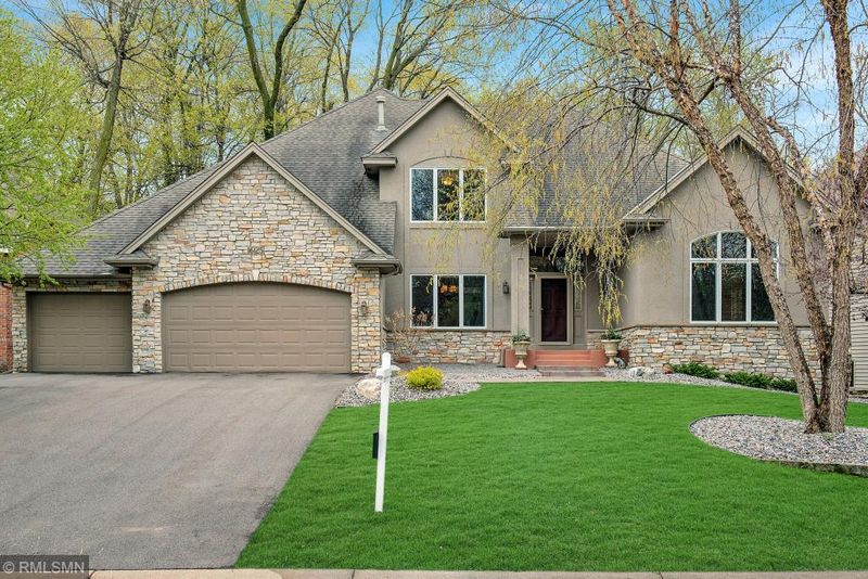 16125 37th Ave N, Plymouth, MN 55446