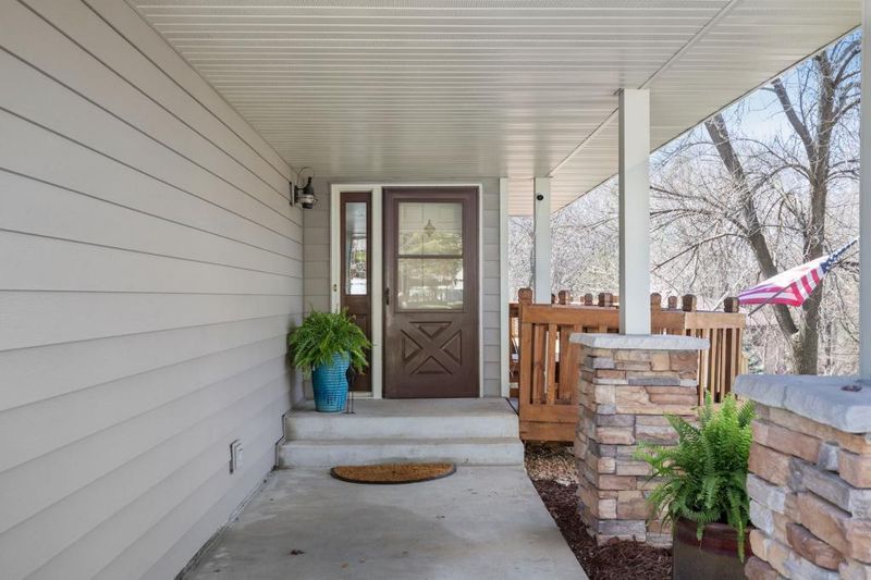 1578 Rustic Hills Dr, Eagan, MN 55121