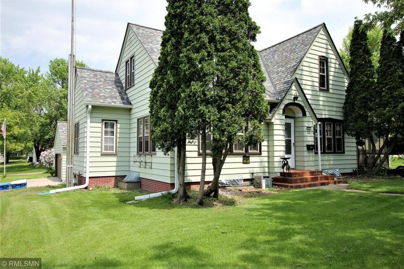 22 5th Ave N, Sauk Rapids, MN 56379