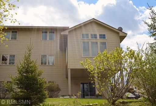 1249 Highridge Ct, Maplewood, MN 55109