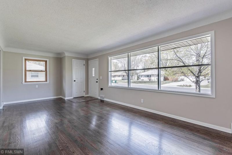 5344 Irving Ave N, Brooklyn Center, MN 55430