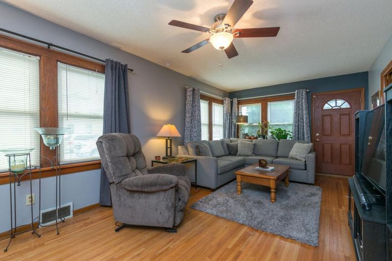 120 Bernard St E, West Saint Paul, MN 55118