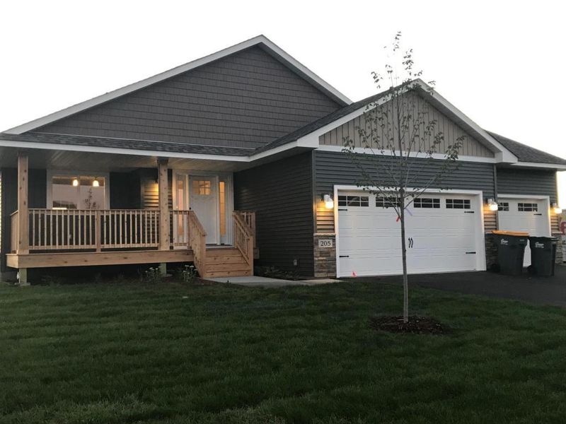205 9th Ave Se, Isanti, MN 55040