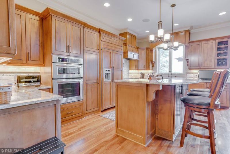 3066 Island View Dr, Mound, MN 55364