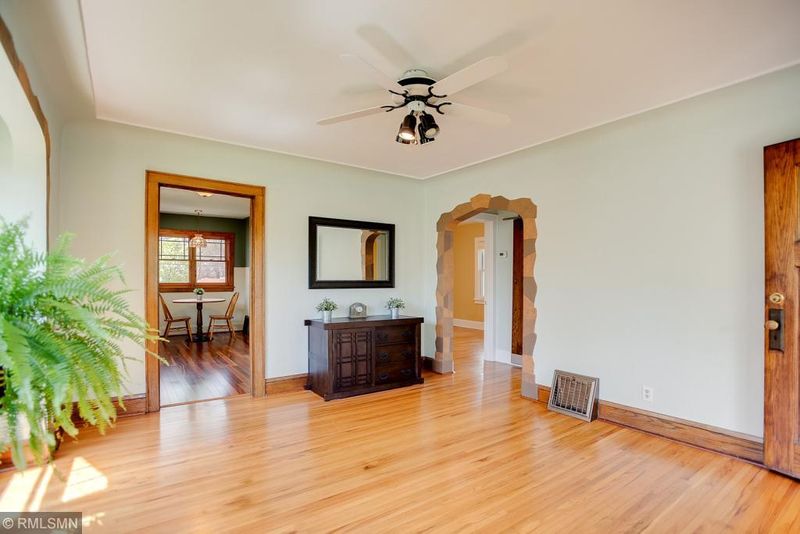 222 7th Ave N, Hopkins, MN 55343