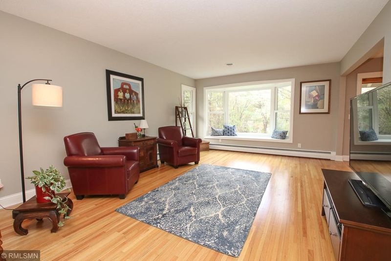 5356 Mayview Rd, Minnetonka, MN 55345