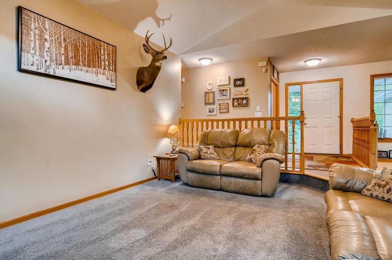 25646 Hamline Ct, Wyoming, MN 55092