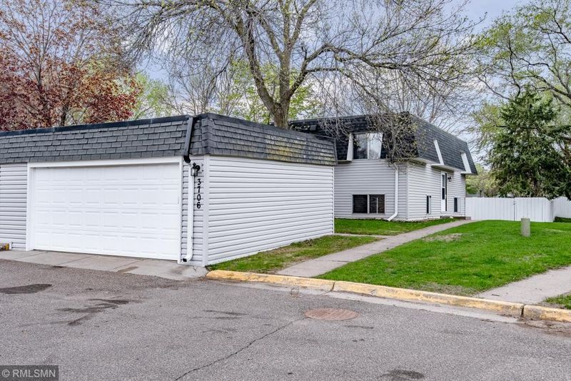 3706 Conroy Trl, Inver Grove Heights, MN 55076