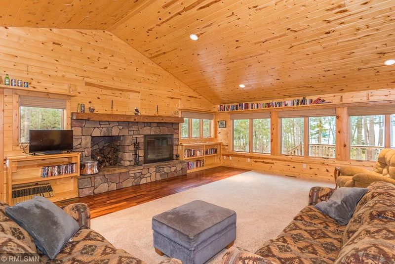 27497 Pelican Lake Rd, Merrifield, MN 56465
