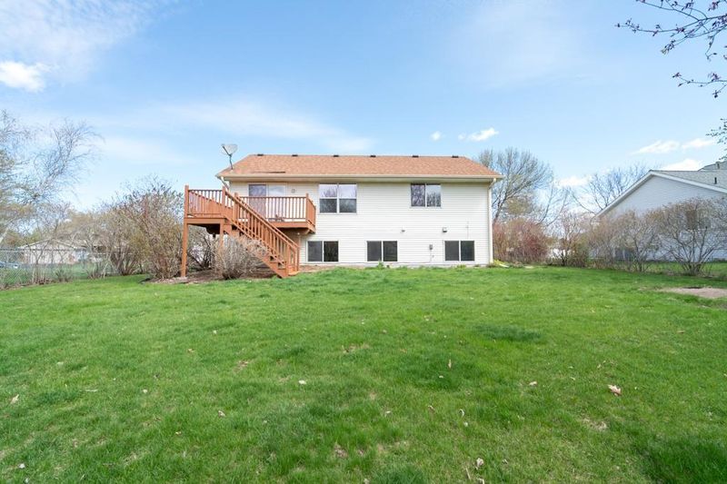 9621 77th St S, Cottage Grove, MN 55016