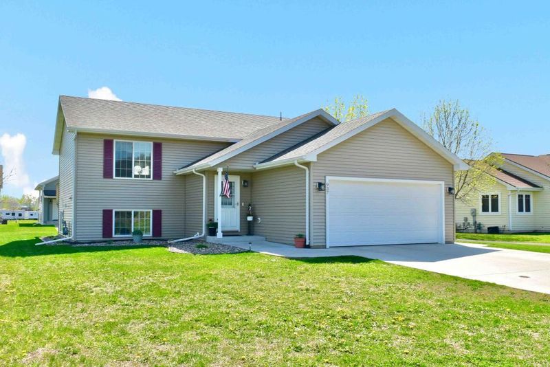937 Freedom Ave, Wabasha, MN 55981