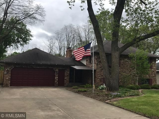 2253 Leona Dr, New Brighton, MN 55112