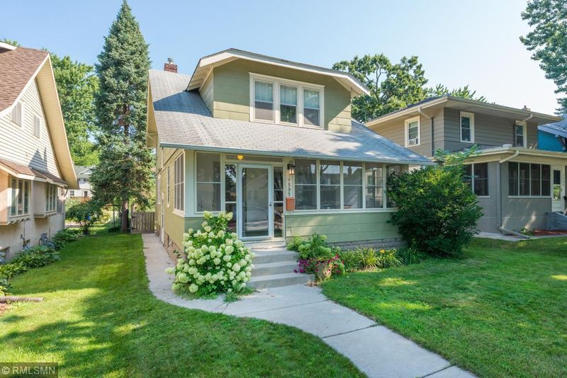 1595 Wellesley Ave, Saint Paul, MN 55105