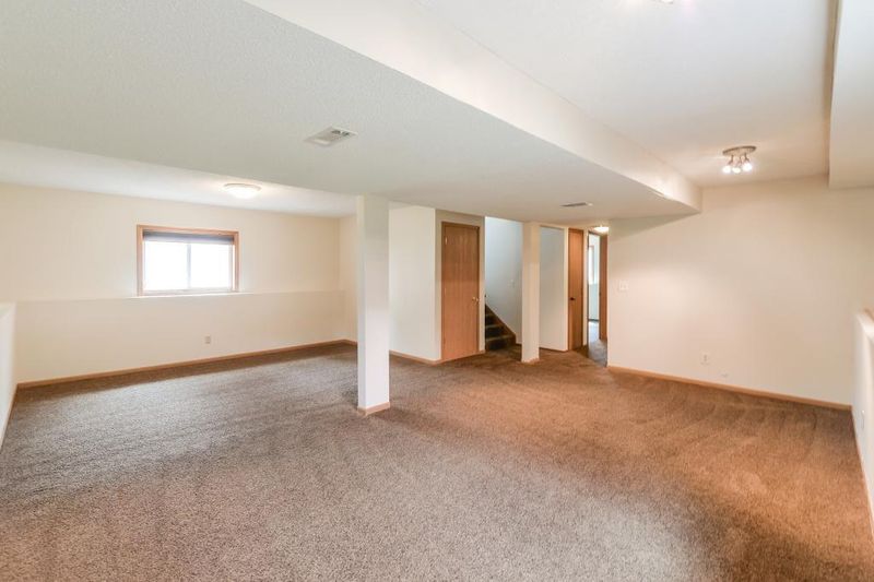 18105 Emerald Trl, Farmington, MN 55024
