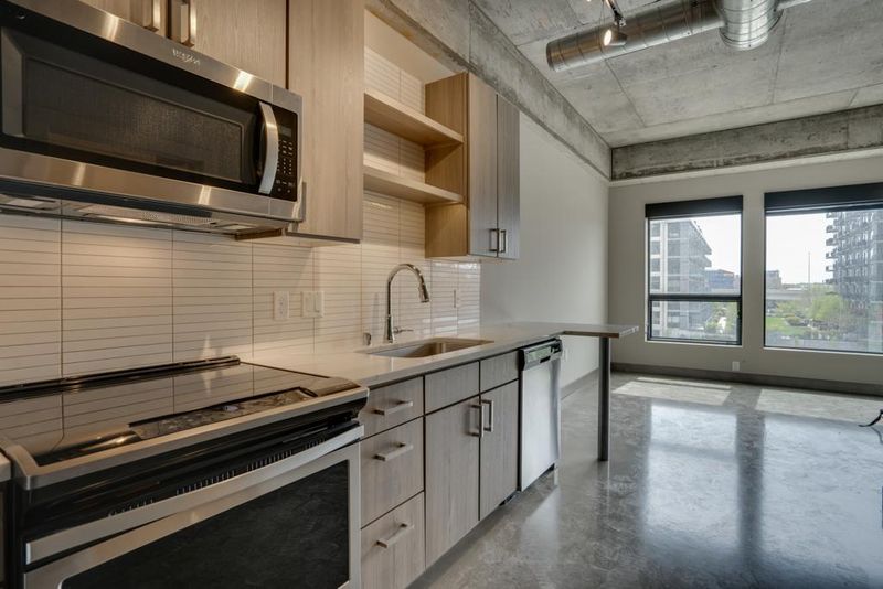 728 N 3rd St #602, Minneapolis, MN 55401