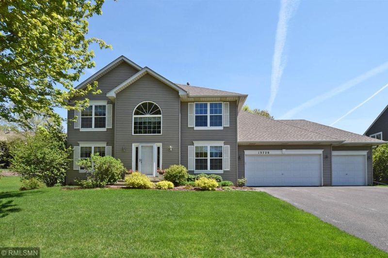 13720 Fernando Ave, Apple Valley, MN 55124