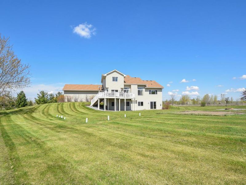 18935 Vicuna St, Nowthen, MN 55330