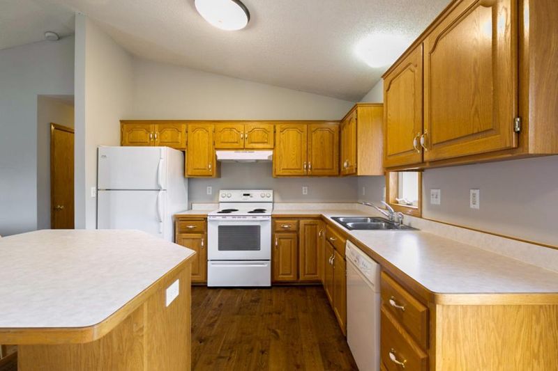 110 Jefferson Ave SW, Watertown, MN 55388