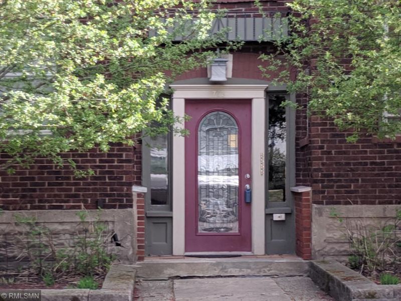 728 Hague Ave #2, Saint Paul, MN 55104