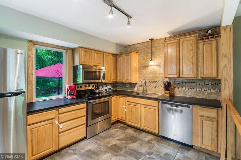 5651 Glen Moor Cir, Minnetonka, MN 55345