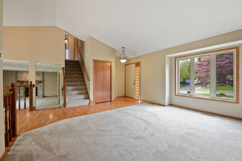 6621 Winfield Cir N, Rockford, MN 55373