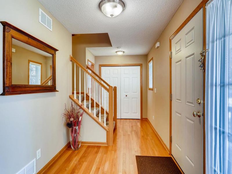 2214 Bush Ave E, Saint Paul, MN 55119
