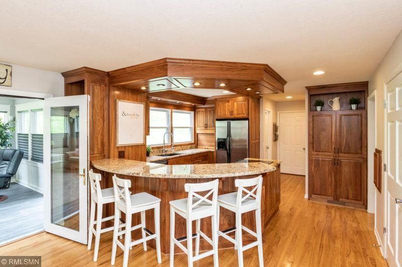 837 15 1/2 St NW, Rochester, MN 55901