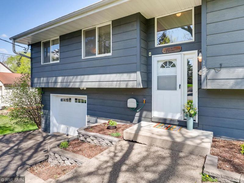 195 Demont Ave E, Little Canada, MN 55117