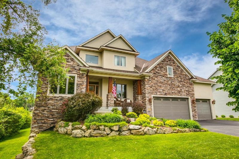 6545 Pheasant Hills Dr, Lino Lakes, MN 55038
