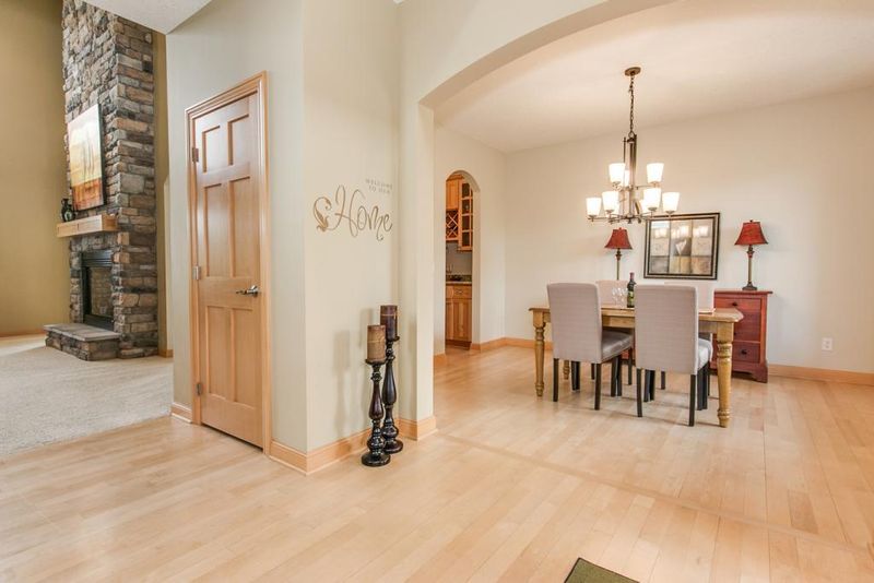 6545 Pheasant Hills Dr, Lino Lakes, MN 55038