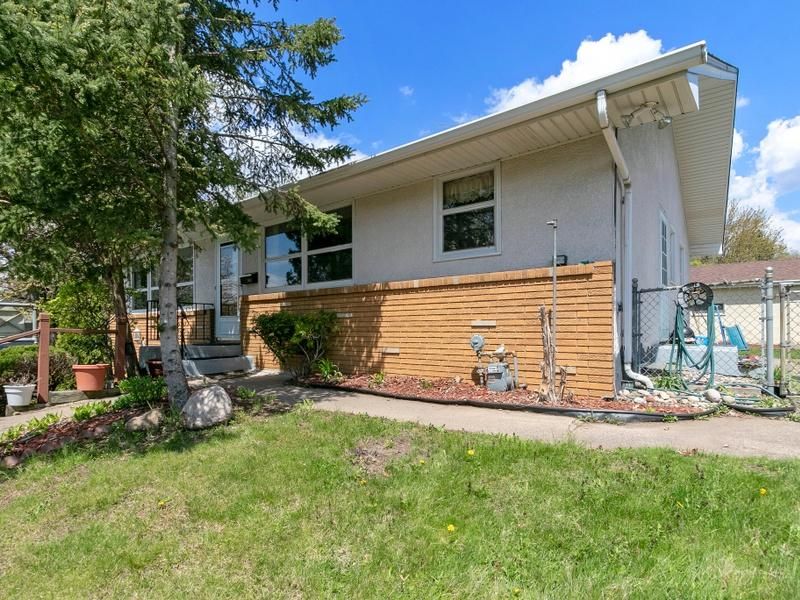 2027 Reaney Ave E, Saint Paul, MN 55119