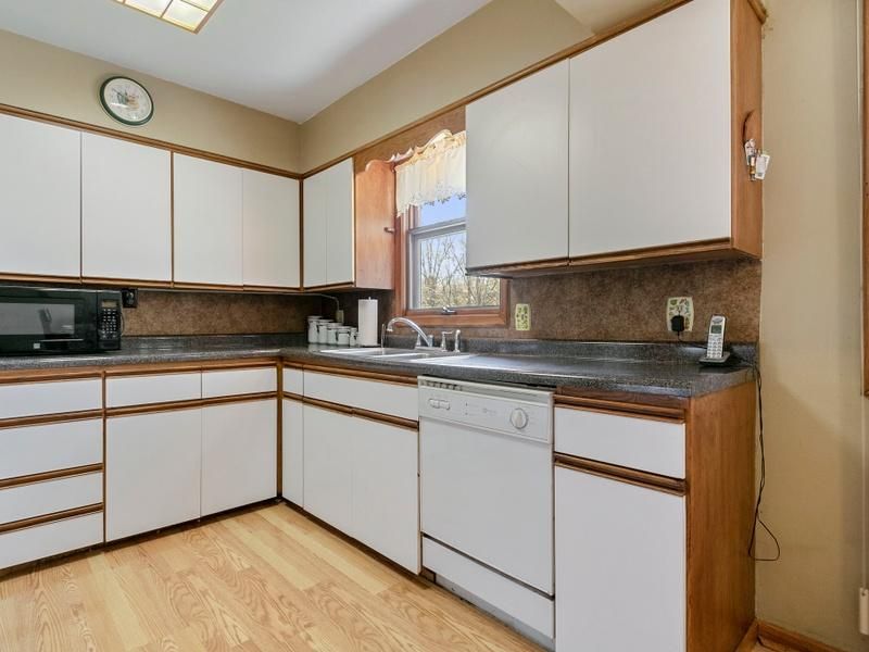 2027 Reaney Ave E, Saint Paul, MN 55119
