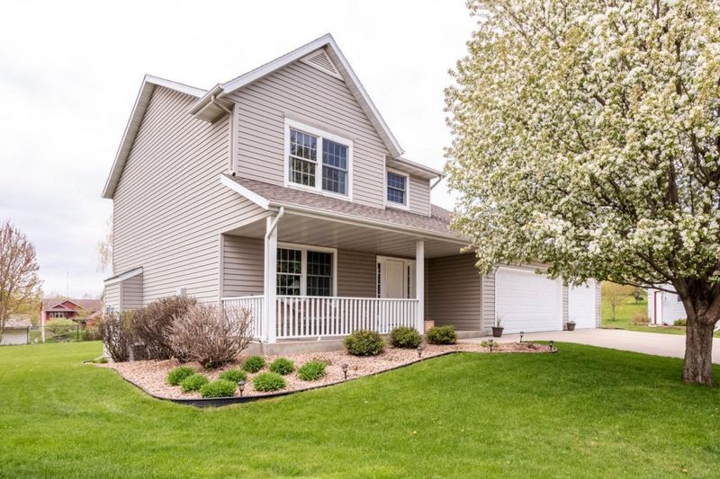 469 45th Manor Ln NW, Rochester, MN 55901