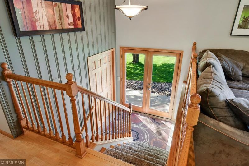 14374 Golf View Dr, Eden Prairie, MN 55346