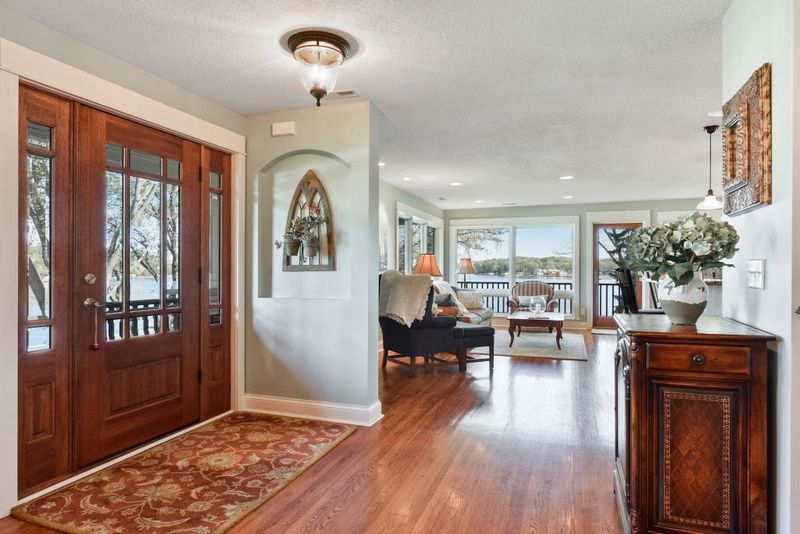 3555 Frederick Ave, Wayzata, MN 55391