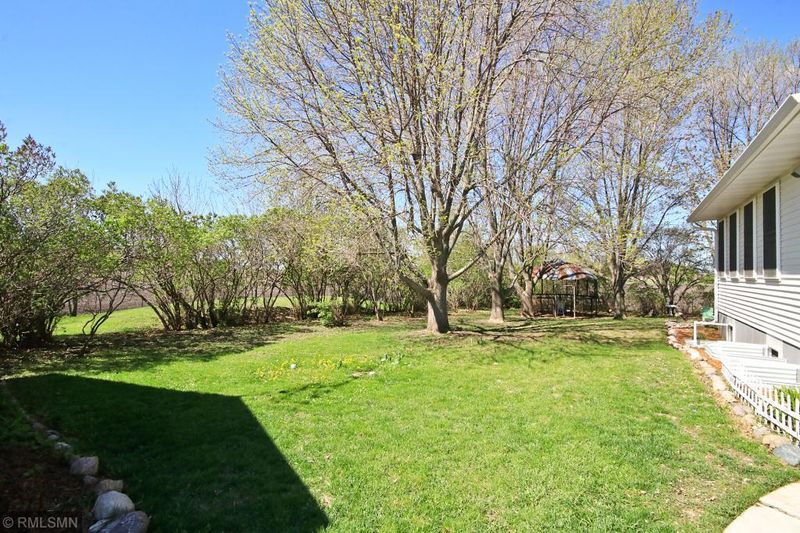 13565 210th St, Hutchinson, MN 55350