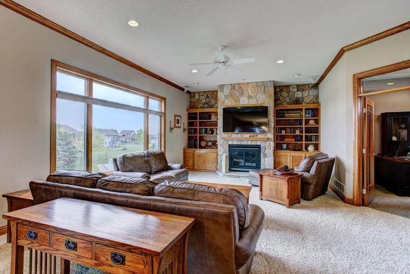 4084 Jasmine Ct NE, Saint Michael, MN 55376