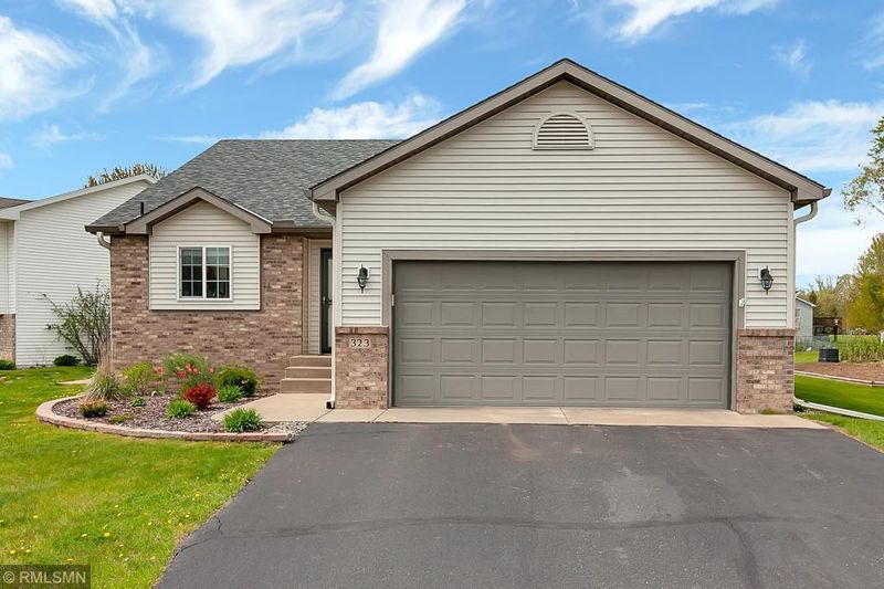 323 Pheasant Dr, Sartell, MN 56377