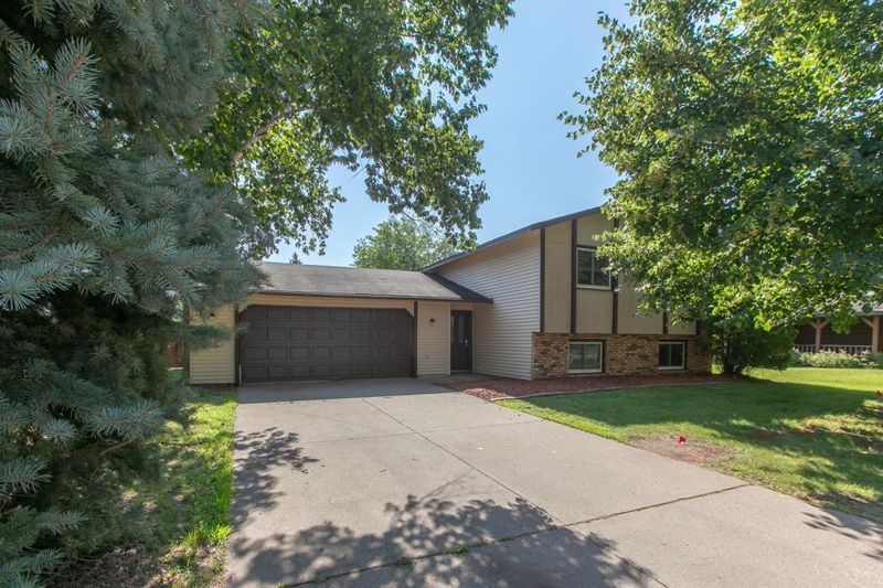 8216 Irving Ave N, Brooklyn Park, MN 55444