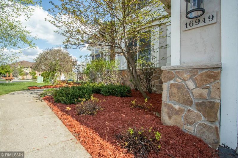 16949 73rd Pl N, Maple Grove, MN 55311