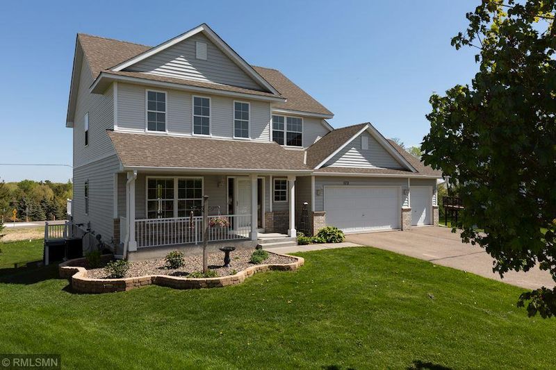 572 Summit Ave, Dundas, MN 55019