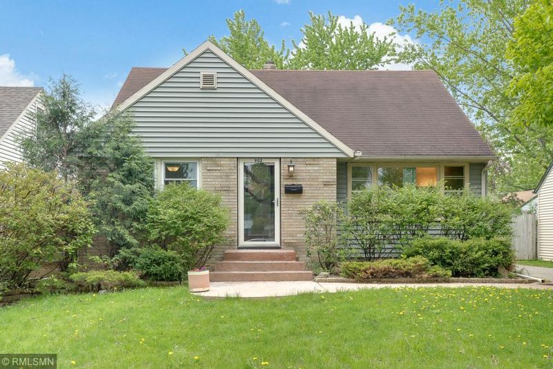 902 Hoyt Ave W, Saint Paul, MN 55117